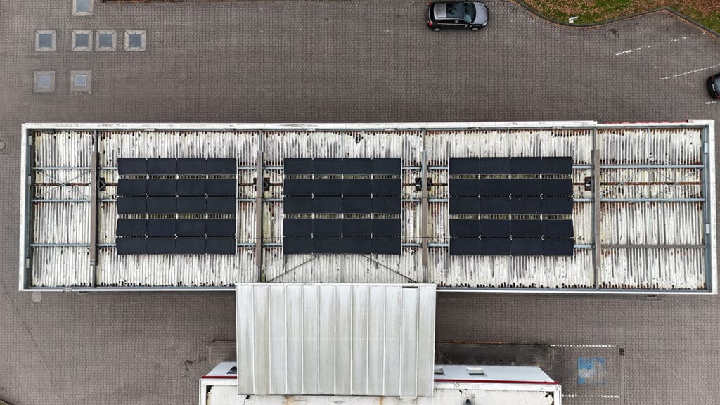 Vogelperspektive NORDOEL Preetz mit PV Anlage