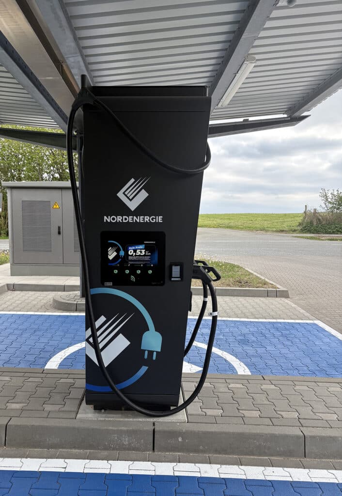 Ladeterminal an der SHELL Tankstelle in Geschendorf